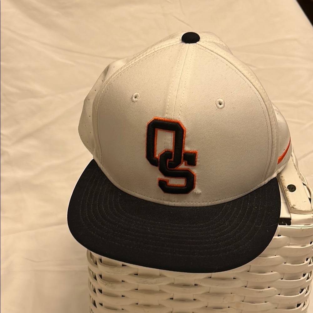 Nike True (one size) White and Black Baseball (Oklahoma State) Cap
